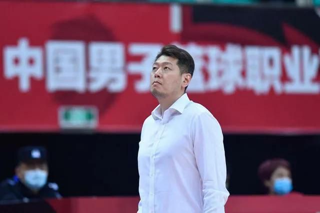 午夜免费看视频